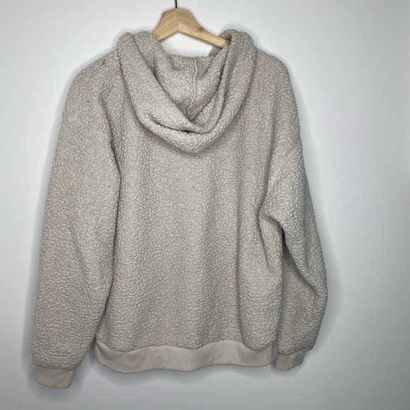 American Eagle Sherpa Sweater - Picture 3 of 3